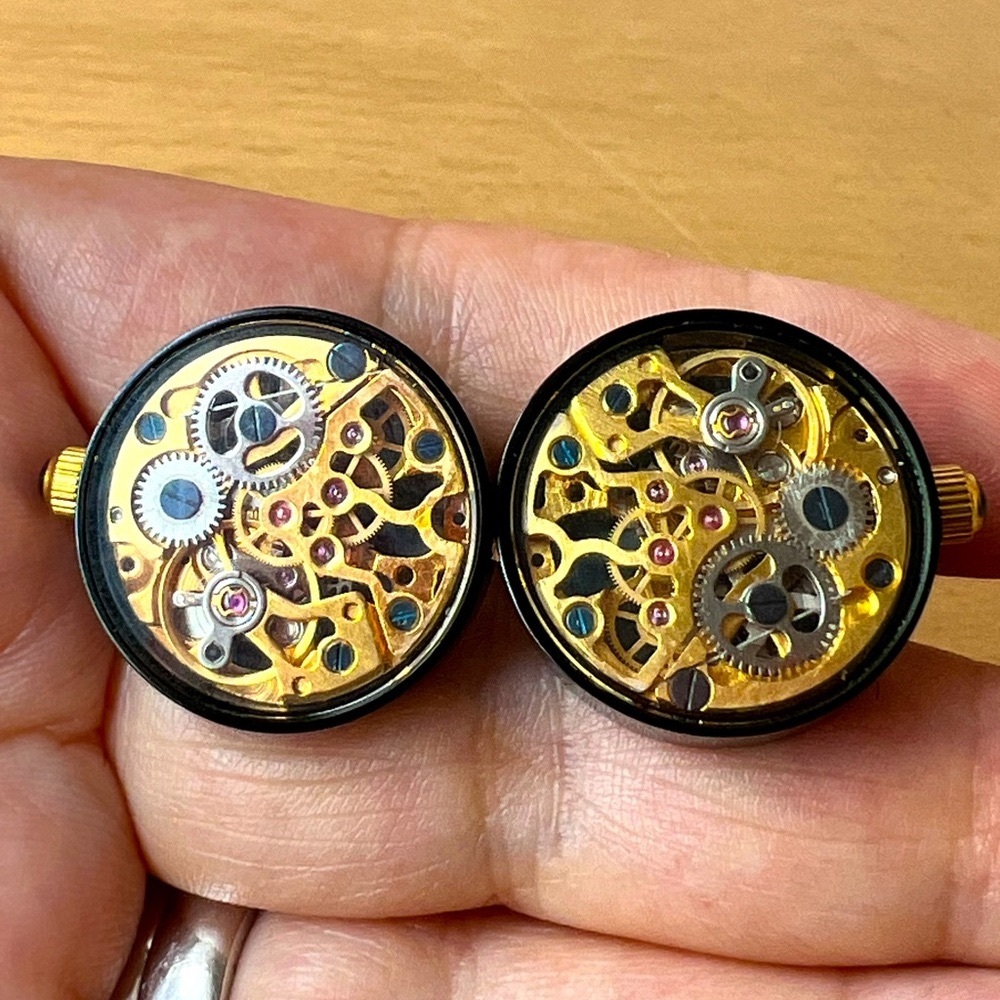 CURATED BASICS NEW YORK MECHANICAL WIND UP WATCH CUFFLINKS IN ORIGINAL BOX